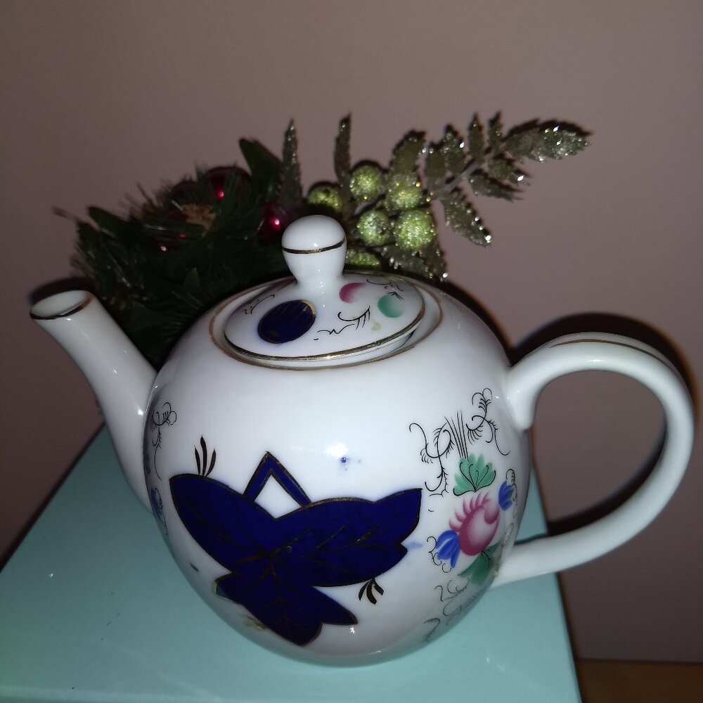 Fine Porcelain Cobalt Tea Pot.